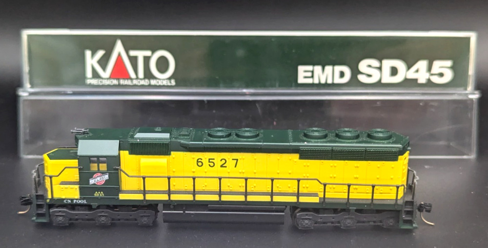 KATO N Gauge #176-3106 C & NW #6527 EMD SD45 Locomotive Zeto Yellow